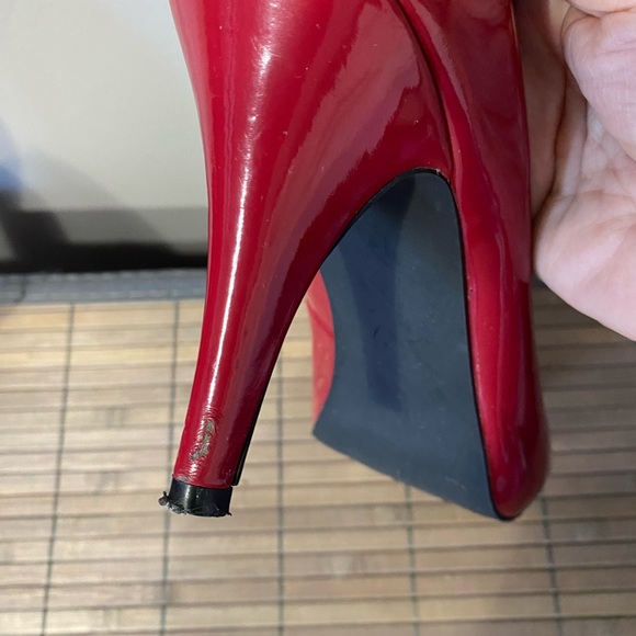 Fergalicious Red Peep Toe Pumps  9M
Heel height is 4 inches
Sexy Career Date - Picture 8 of 9